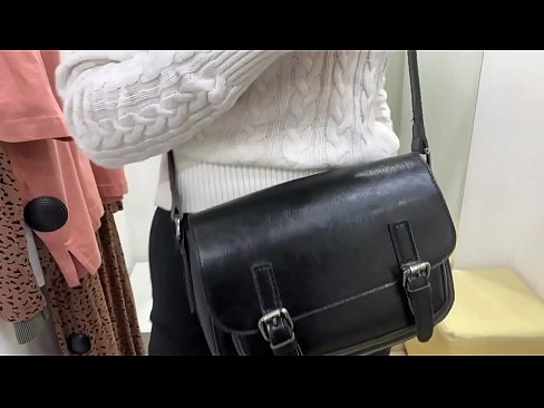 ❤️ Masturbazione publica di a ghjovana cagna FeralBerry cù un dildo in a sala di prove ❤ Video porno à porn co.pornjimbo.ru ❌